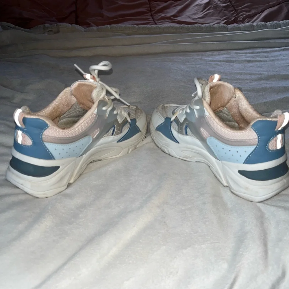 Chunky 90’s Style SHEIN Sneakers Sz 6.5